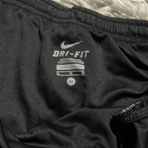 Nike Dri Fit Black Shorts Size Medium - Picture 4 of 13